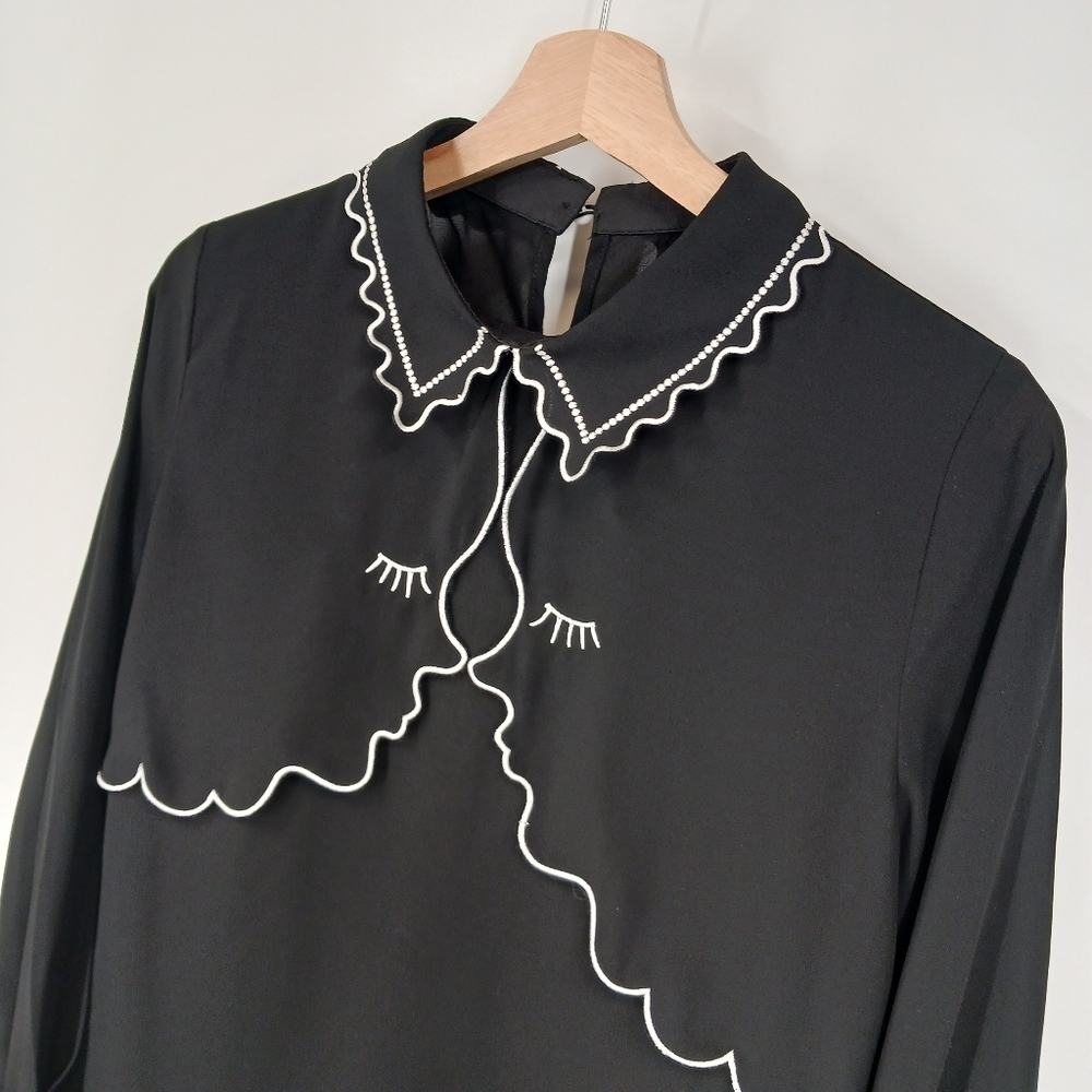 Contrast Mirrored Face Blouse - Picture 2 of 4